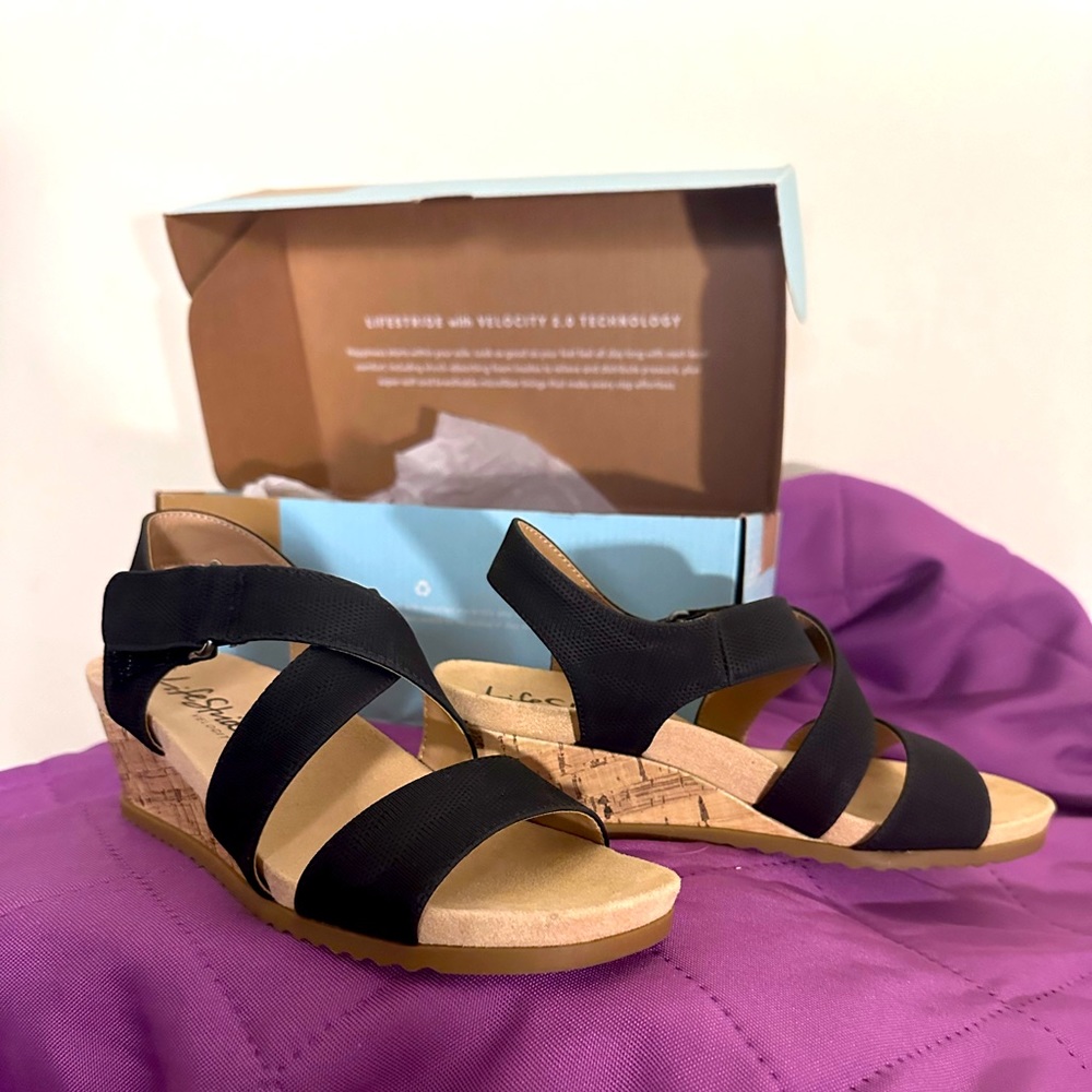 Stride rite black sandals size 7